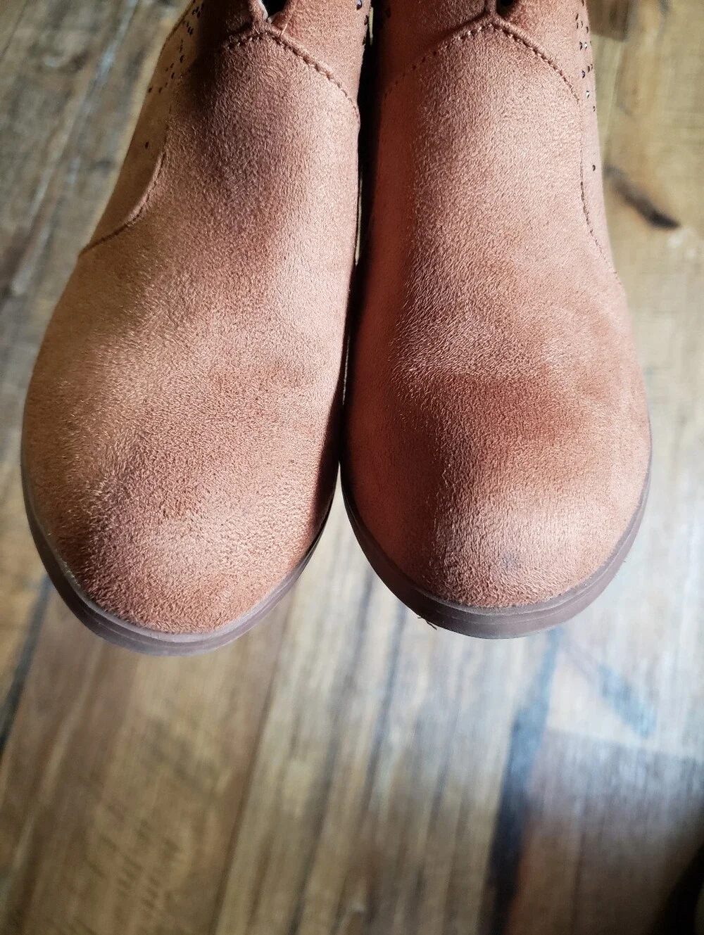 Jessica Simpson stylish tan